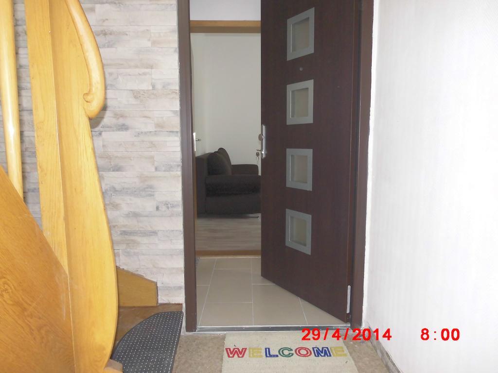Frankfurt Airport & Fair Apartment Kelsterbach Room photo